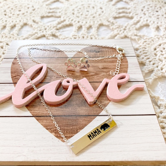 Mama Bear 🐻 Dainty Silver Necklace - Picture 4 of 8